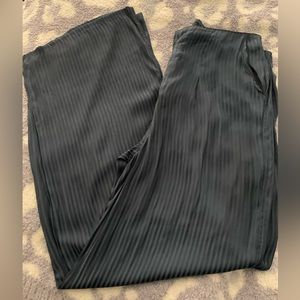 Lulus wide leg pants. Size medium, new with tags